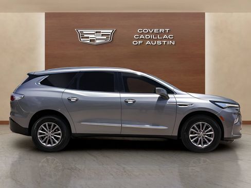 Used 2023 Buick Enclave Essence FWD image 5