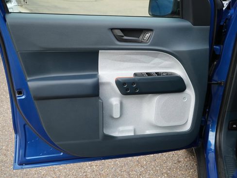 Used 2024 Ford Maverick XLT image 11