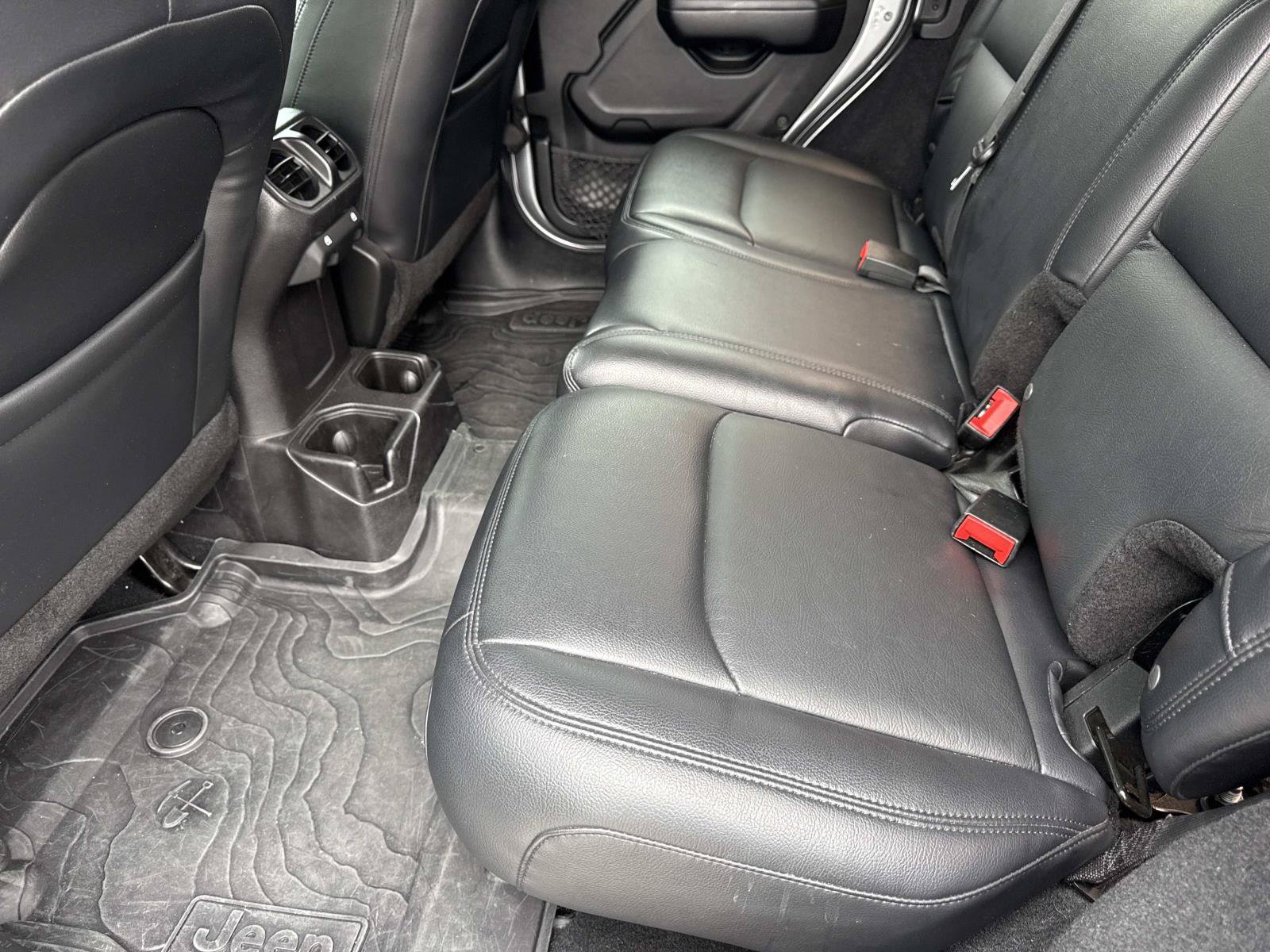 Used 2018 Jeep Wrangler Unlimited Sport S AWD/4WD image 10