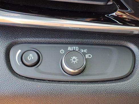 Used 2024 Buick Envista Sport Touring w/ Convenience I Package FWD image 15