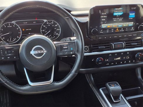 Used 2024 Nissan Pathfinder SL w/ SL Premium Package image 13