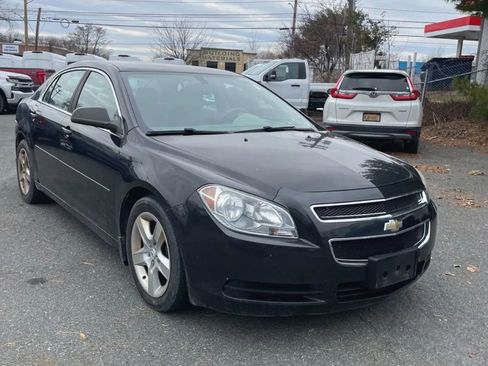 Used 2010 Chevrolet Malibu LS image 2