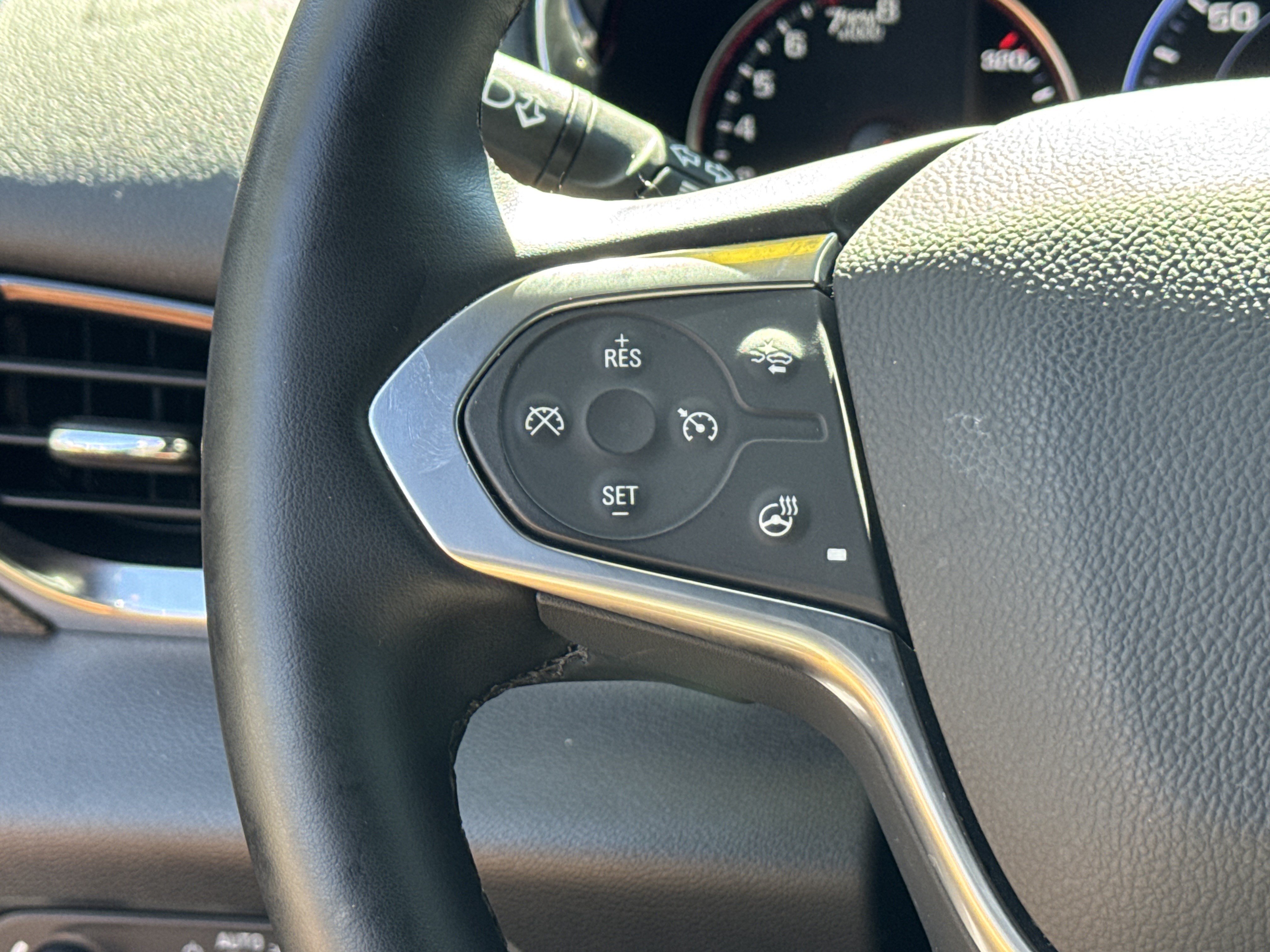Certified 2023 Chevrolet Traverse Premier FWD image 21