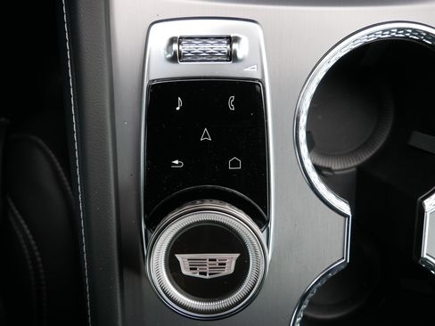 Used 2026 Cadillac Vistiq Luxury w/ LPO, Floor Liner Package AWD/4WD image 24