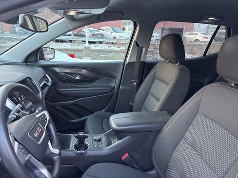 Used 2023 GMC Terrain SLE w/ Driver Convenience Package image 11