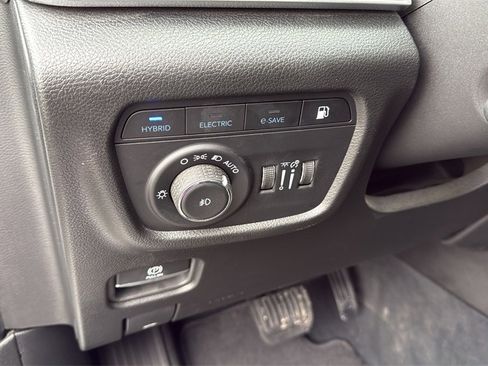 Used 2022 Jeep Grand Cherokee Overland w/ Advanced Protech Group III image 29