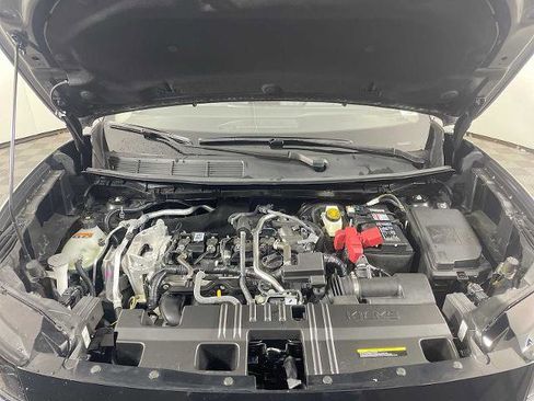 Certified 2025 Nissan Kicks SV image 26