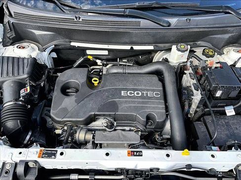 Used 2021 Chevrolet Equinox LS image 11