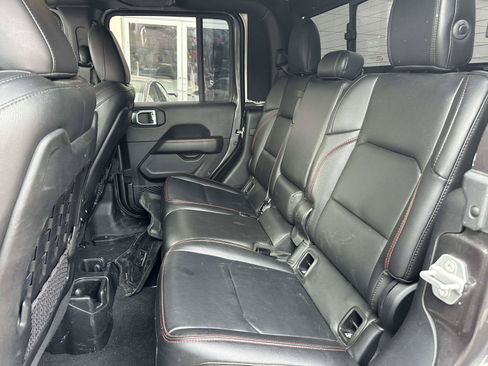 Used 2021 Jeep Gladiator Rubicon AWD/4WD image 17