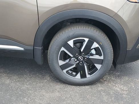 New 2026 Nissan Kicks SV w/ Interior Electronics Package AWD/4WD image 9