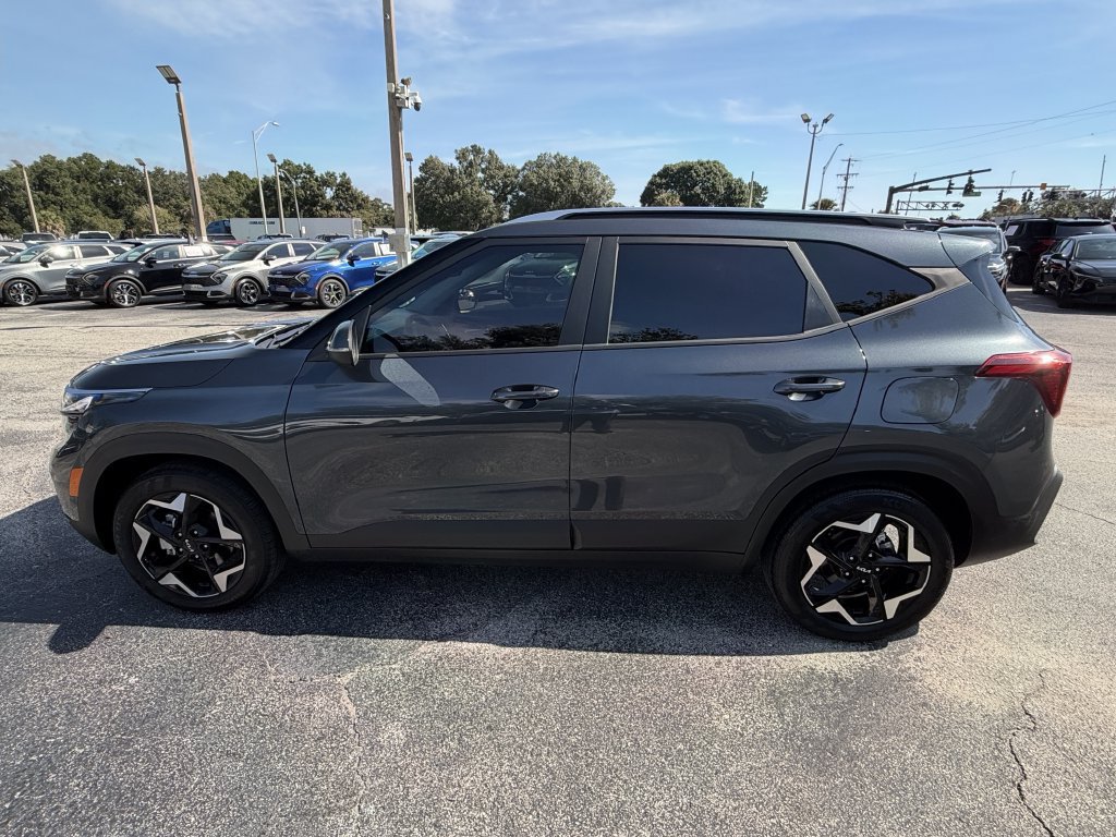 Certified 2025 Kia Seltos S FWD image 8