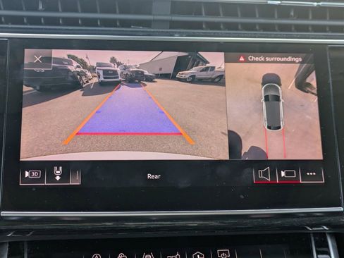 Used 2019 Audi Q8 Premium Plus w/ Premium Plus image 22