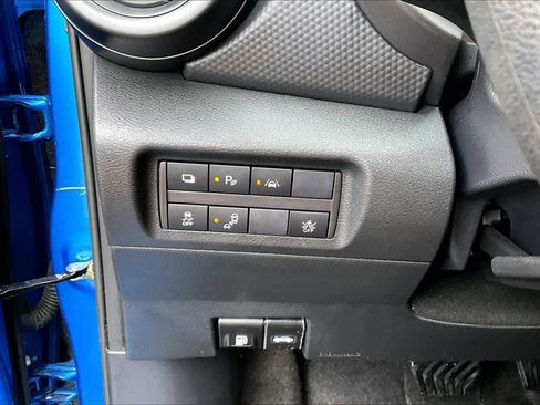 Certified 2024 Nissan Kicks S image 32