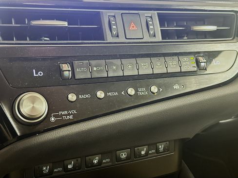 Used 2023 Lexus ES 350 w/ Premium Package FWD image 23