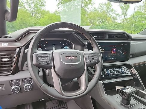 Used 2023 GMC Sierra 1500 AT4 w/ Technology Package AWD/4WD image 13
