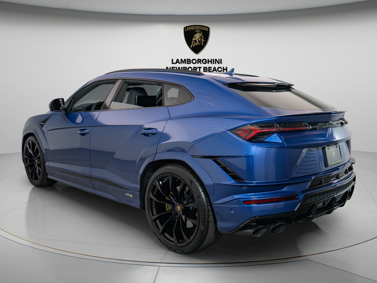Used 2024 Lamborghini Urus S AWD/4WD image 4