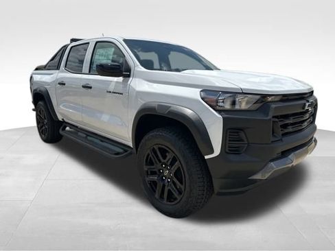 New 2025 Chevrolet Colorado Trail Boss w/ Midnight Edition image 8