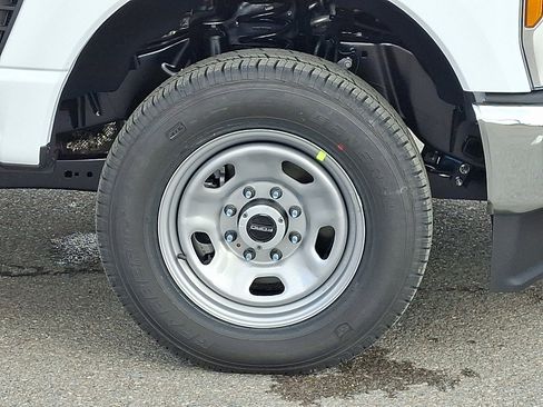 New 2026 Ford F350 XL w/ XL Chrome Package AWD/4WD image 8