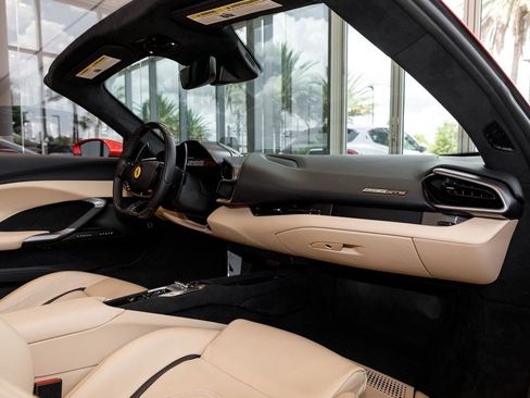 Used 2023 Ferrari 296 GTS RWD image 17