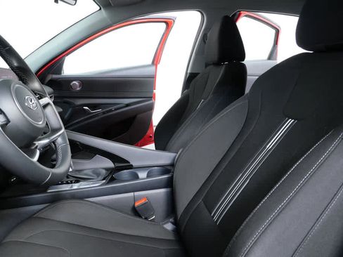 Certified 2023 Hyundai Elantra SEL w/ Convenience Package image 5