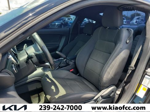 Used 2017 Ford Mustang Coupe RWD image 12