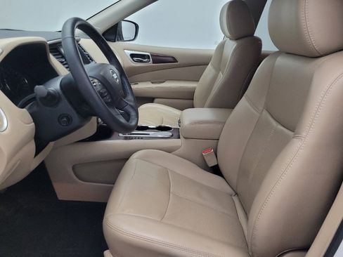 Used 2018 Nissan Pathfinder Platinum w/ Cargo Package FWD image 17