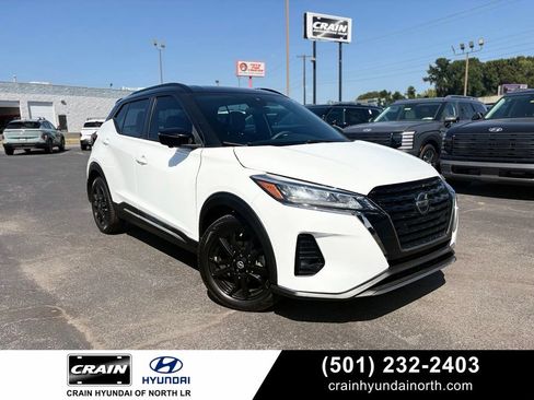 Used 2021 Nissan Kicks SR w/ SR Premium Package FWD image 1