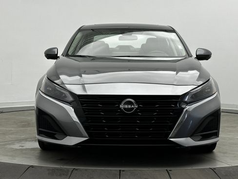 Used 2023 Nissan Altima 2.5 SL image 2