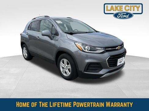 Used 2019 Chevrolet Trax LT w/ LT Convenience Package FWD image 10