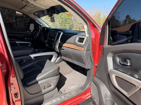 Used 2017 Nissan Titan SL w/ Chrome Package image 21