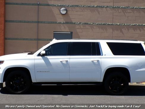 Used 2018 Chevrolet Suburban LT image 5