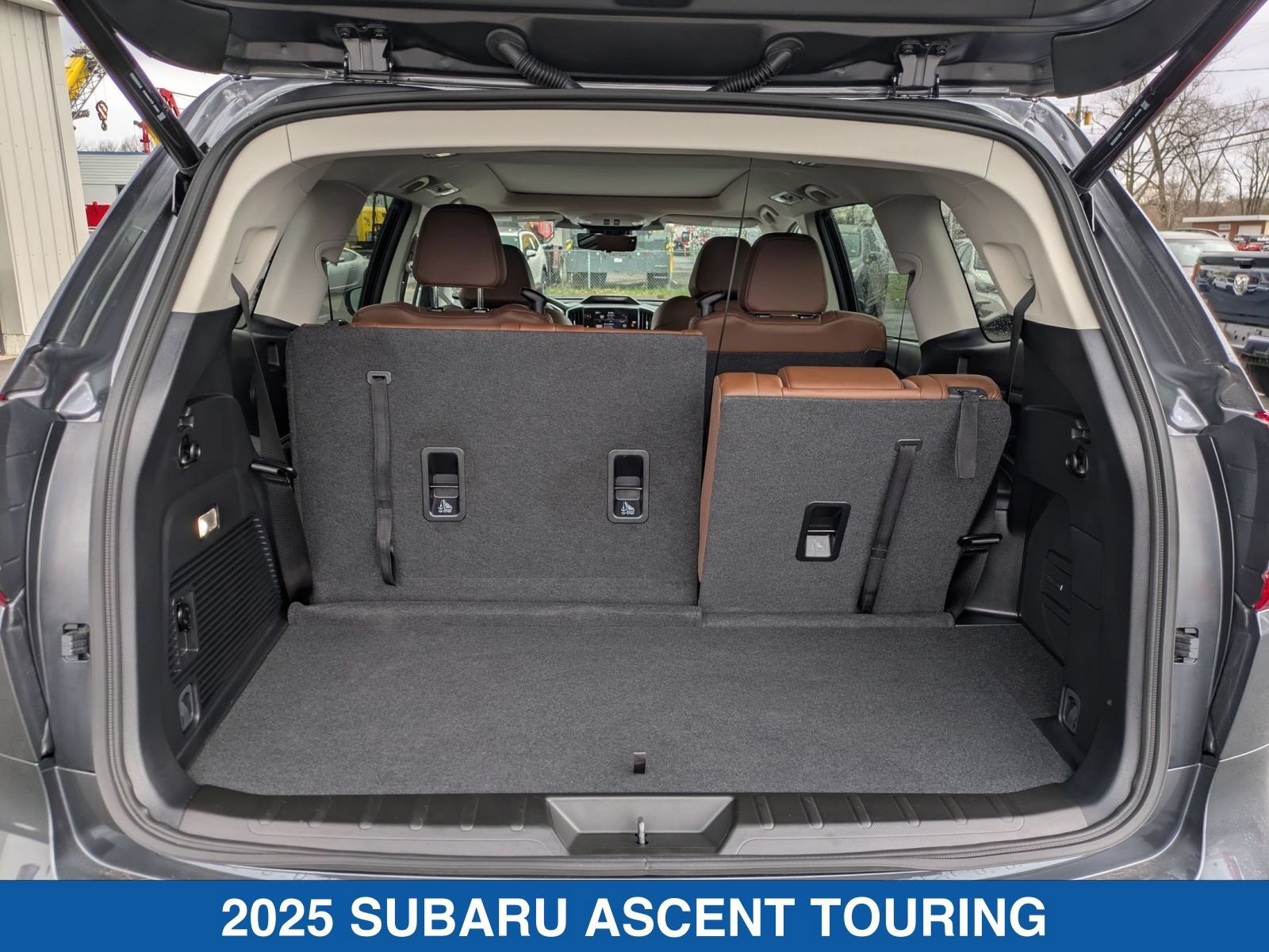 Certified 2025 Subaru Ascent Touring AWD/4WD image 35