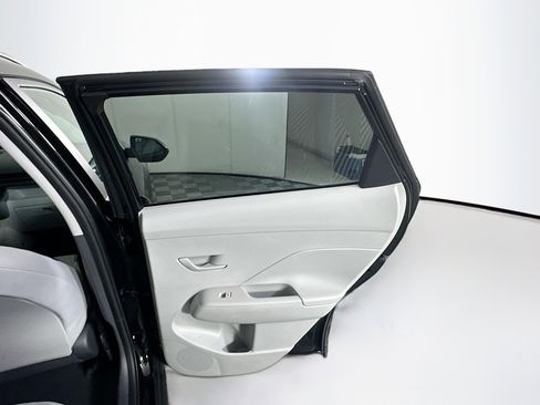 Used 2025 Hyundai Kona SEL FWD image 29