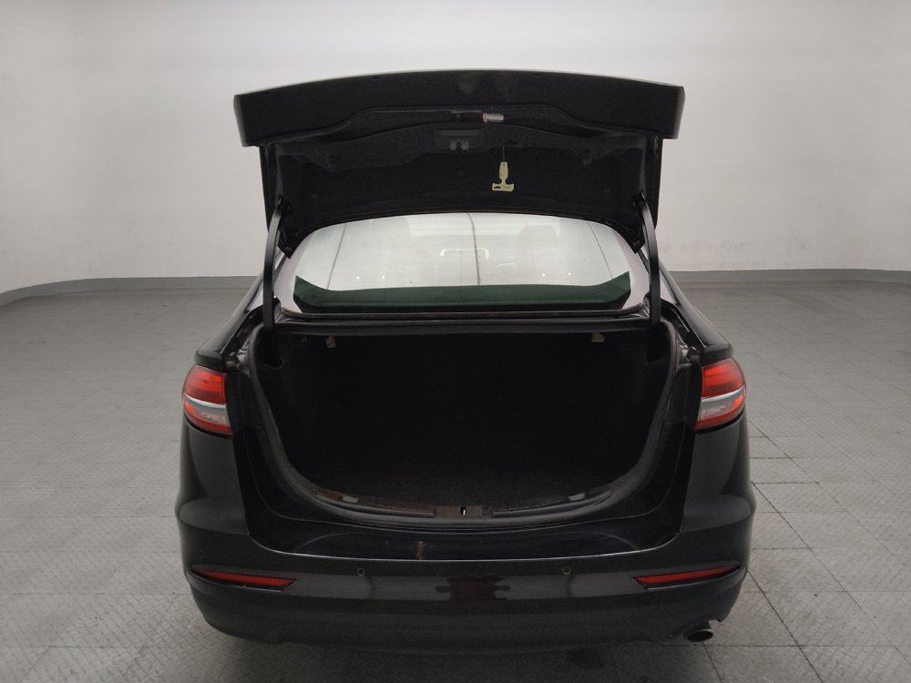 Used 2020 Ford Fusion SE FWD image 29