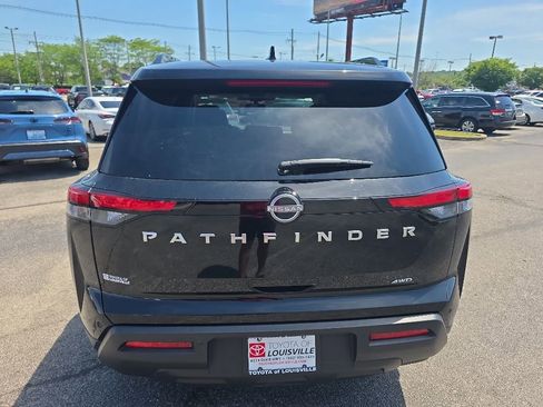 Used 2025 Nissan Pathfinder SV AWD/4WD image 5