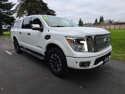 Used 2017 Nissan Titan Platinum Reserve w/ Off-Road Package image 9