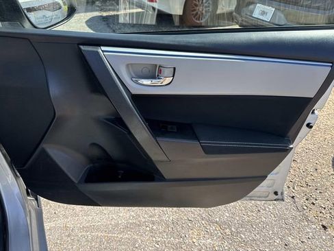 Used 2014 Toyota Corolla LE image 17