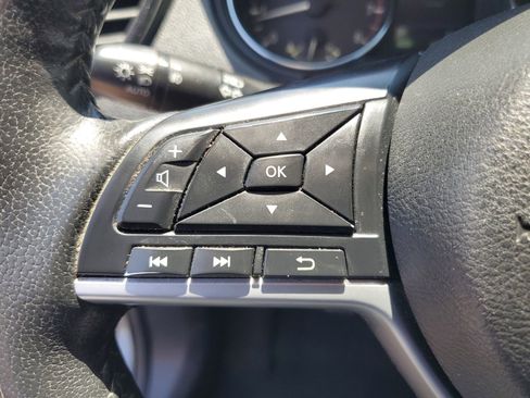 Used 2019 Nissan Rogue SV w/ Premium Package AWD/4WD image 11