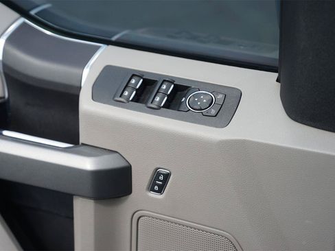 Used 2018 Ford F150 XLT RWD image 28