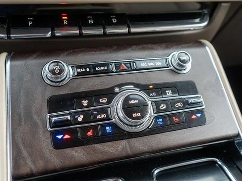 Used 2020 Lincoln Aviator Reserve w/ Elements Package Plus AWD/4WD image 30