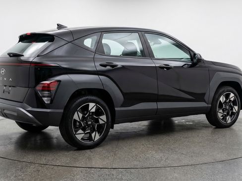 Used 2025 Hyundai Kona SEL FWD image 9
