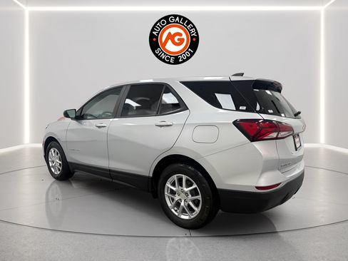 Used 2022 Chevrolet Equinox LS w/ LS Convenience Package FWD image 5