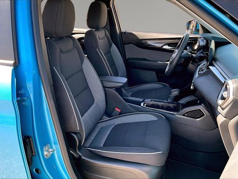 Used 2025 Chevrolet TrailBlazer LT image 29