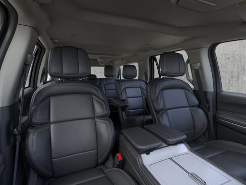 New 2026 Lincoln Navigator L Premier AWD/4WD image 10
