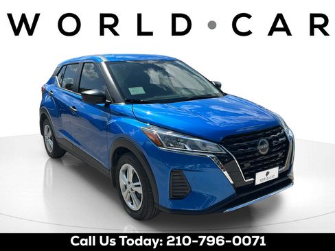 Certified 2025 Nissan Kicks Play S FWD image 1