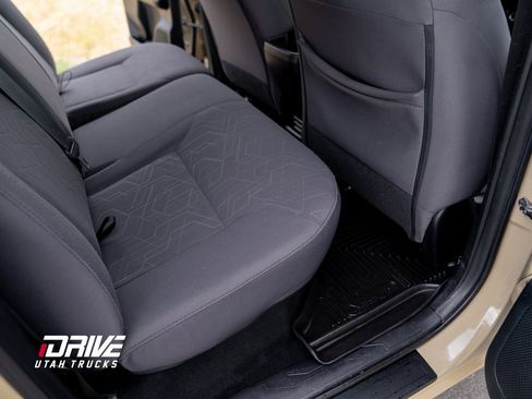 Used 2016 Toyota Tacoma TRD Off-Road image 23