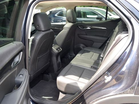 Used 2021 Buick Envision Essence FWD image 39