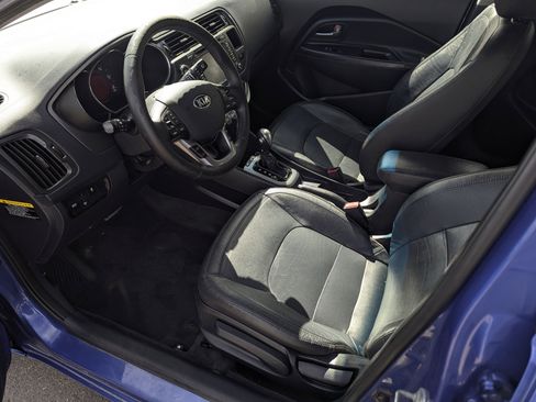 Used 2013 Kia Rio SX w/ Premium Pkg image 8