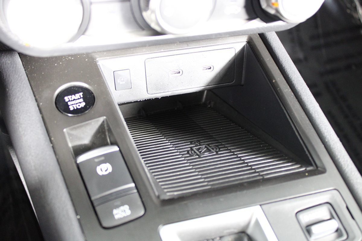 Used 2025 Nissan Kicks SV FWD image 11