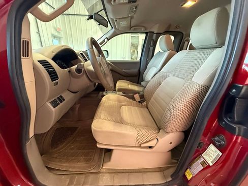Used 2012 Nissan Frontier SV RWD image 18